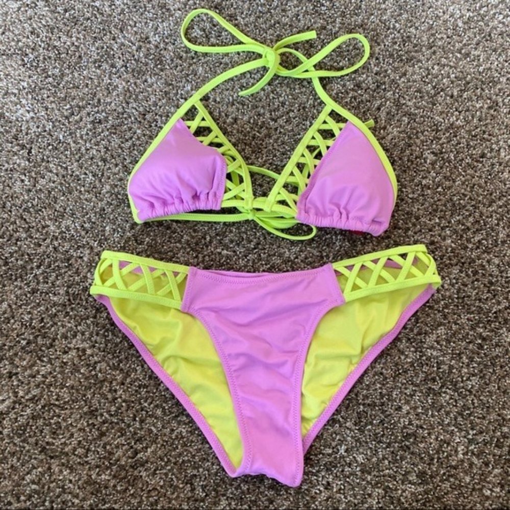 VICTORIA’S SECRET Bright Floral & Green Bikini